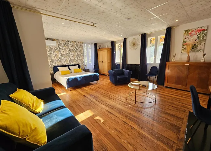 Le Manoir- Cluny